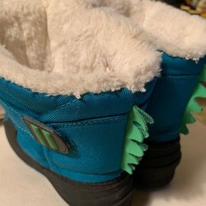 Cat and Jack Kids Snowboots
